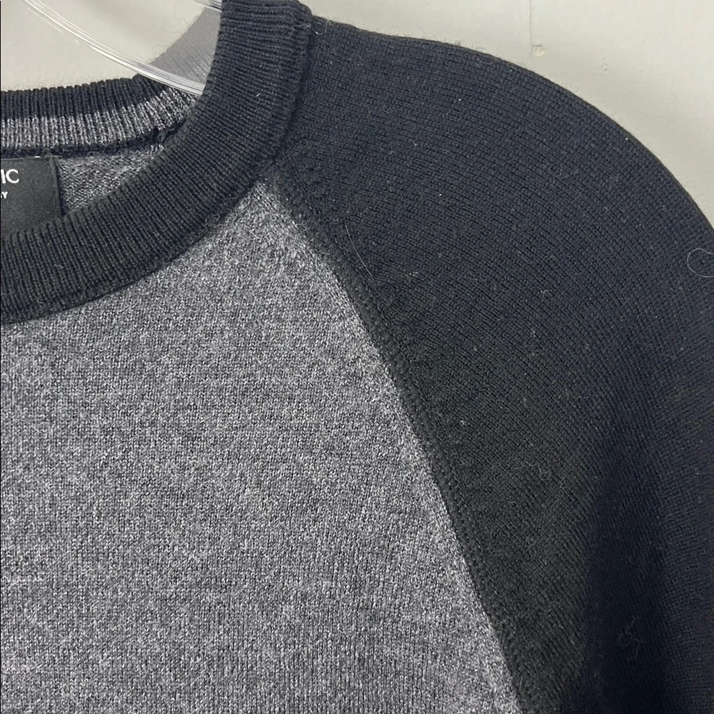 Banana Republic 100% Italian Fine Merino Wool Raglan Crewneck Sweater